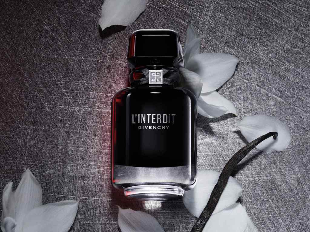 La imagen tiene un atributo ALT vacío; su nombre de archivo es Givenchy-LInterdit-Intense-eau-de-beaux-botella-1024x768.jpg